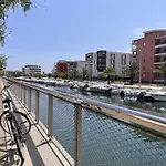 Appartement 2 Pieces Avec Mezzanine, Terrasse Et Parking, A 500M De La Plage - Frejus - Fr-1-226A-42