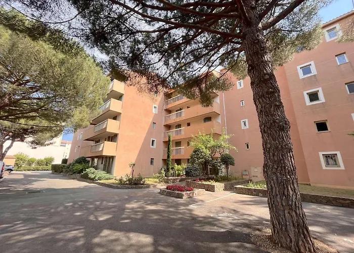 Appartement 2 Pieces Avec Mezzanine, Terrasse Et Parking, A 500M De La Plage - Frejus - Fr-1-226A-42