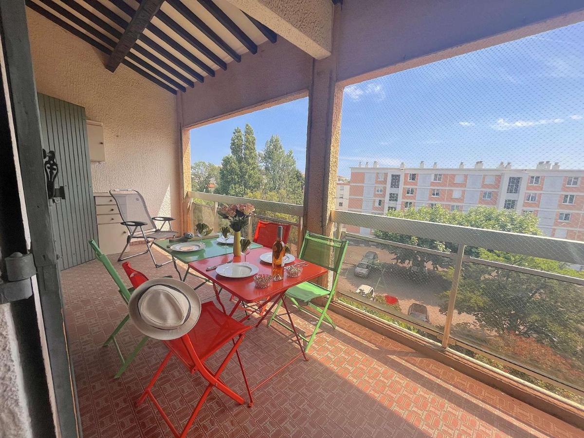 2 Pieces Avec Mezzanine, Terrasse Et Parking, A 500m De La Plage - - Fr-1-226a-42 *