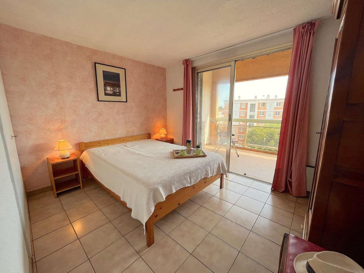 2 Pieces Avec Mezzanine, Terrasse Et Parking, A 500m De La Plage - - Fr-1-226a-42 * Frejus